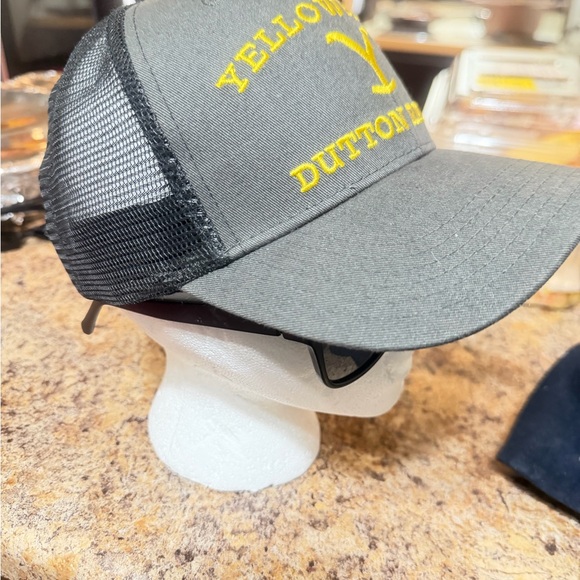 Gray Cap - Picture 5 of 9